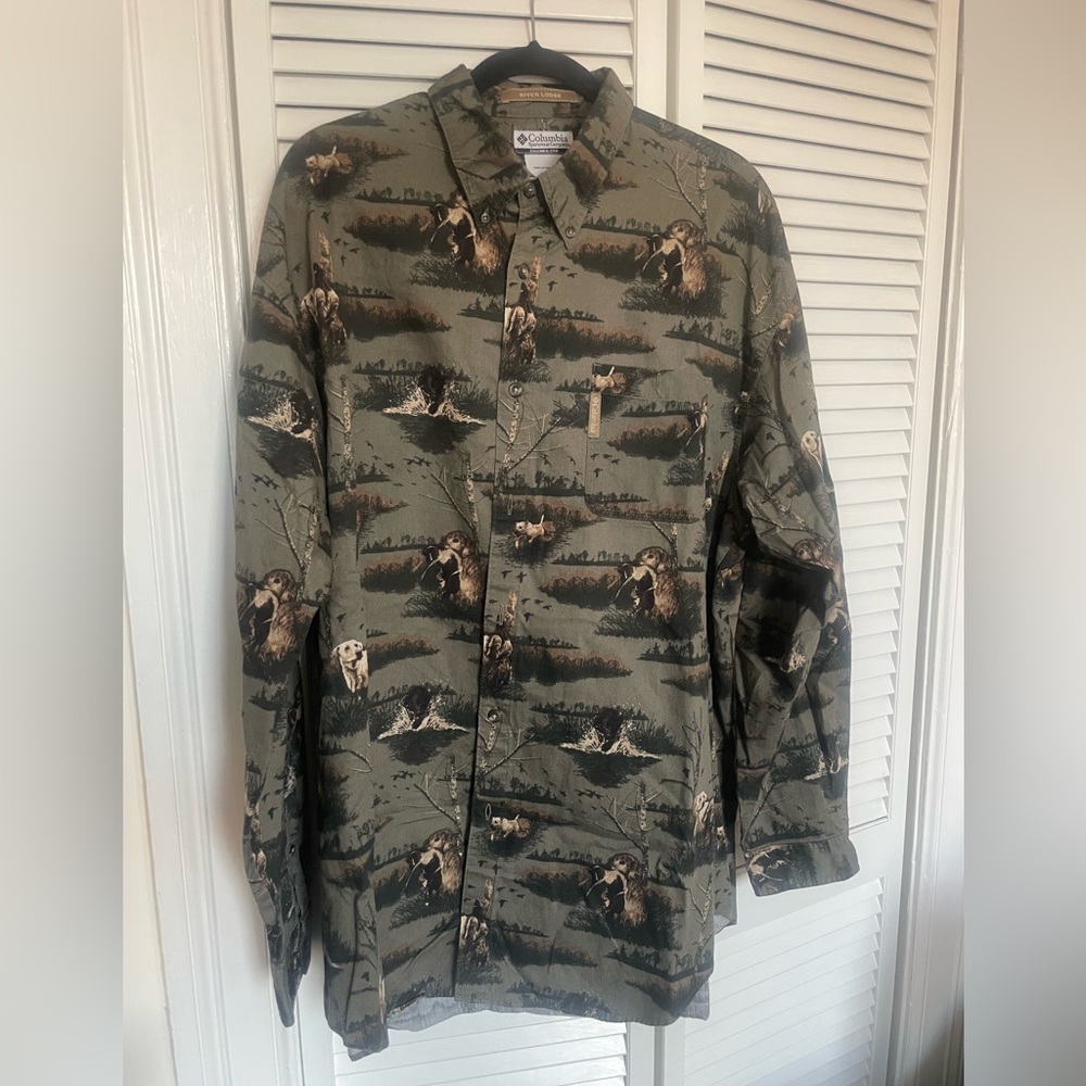 Columbia River Lodge Dog Print Hunting Green
Long Sleeve Shirt Size XL